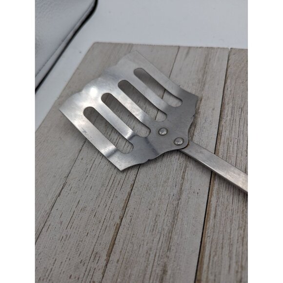 ROYAL BRAND Sharp Cutter Stainless Curved Slotted Spatula Flipper Turner 13 1/4" - Picture 3 of 7